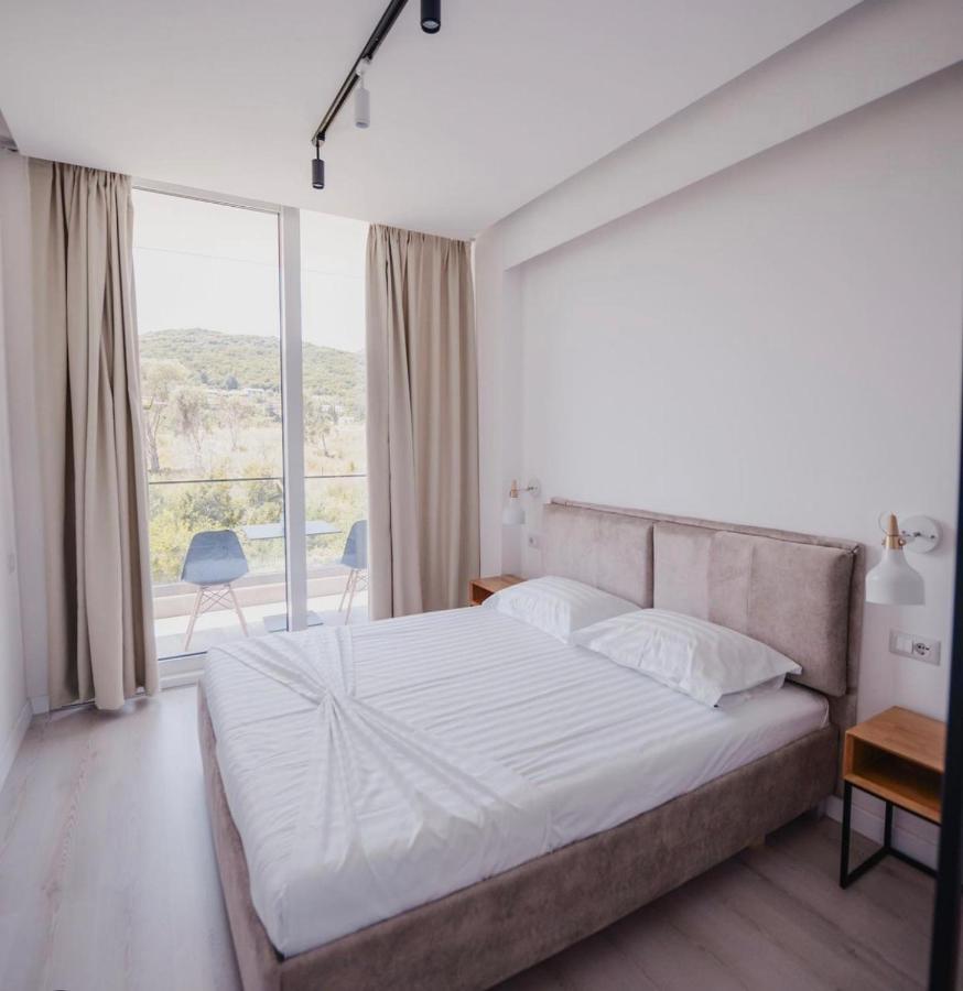 Vila Natali Himare Exterior photo