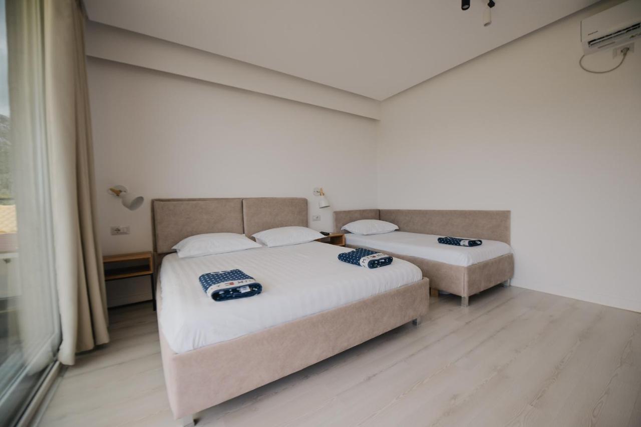 Vila Natali Himare Exterior photo