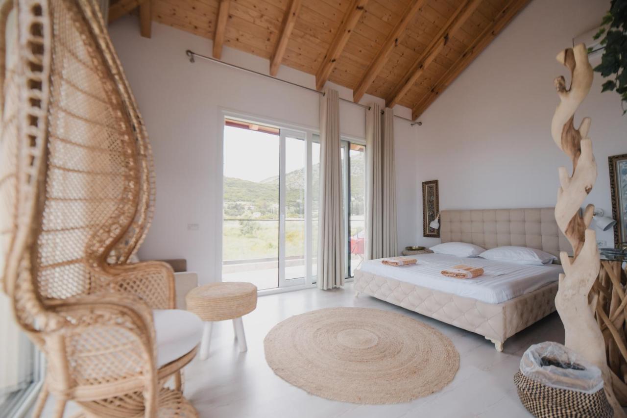 Vila Natali Himare Exterior photo